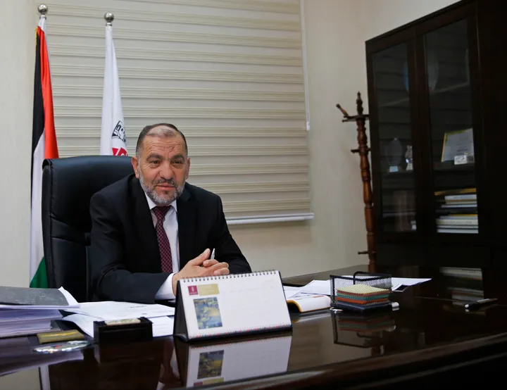 Gaunt and exhausted, Hebron mayor walks free after 8 months in Israeli jail