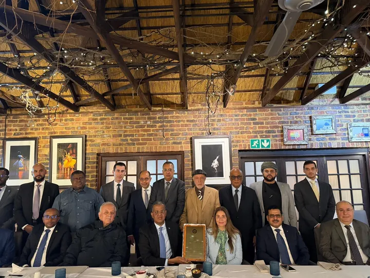 Safiirkii Soomaaliya ee Koonfur Afrika oo xilka wareejiyay