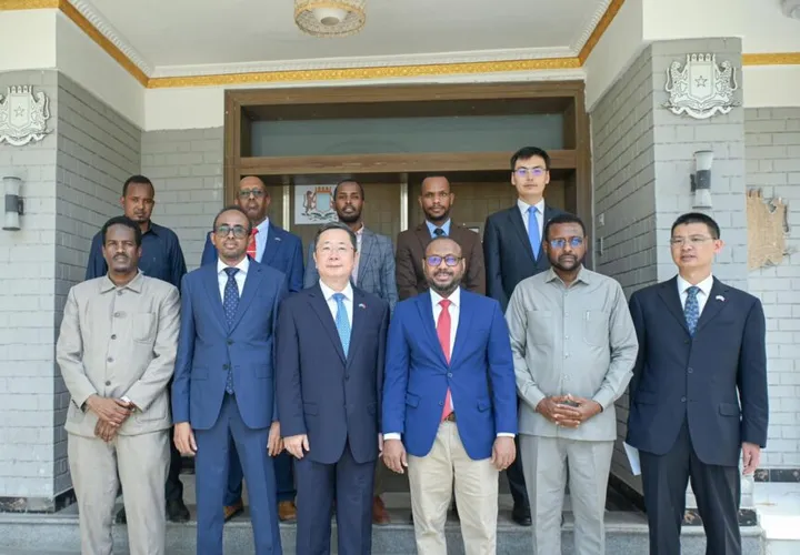 Soomaaliya iyo Shiinaha oo Muqdisho ka yagleelay xarun cilmi-baaris diblomaasiyadeed oo cusub