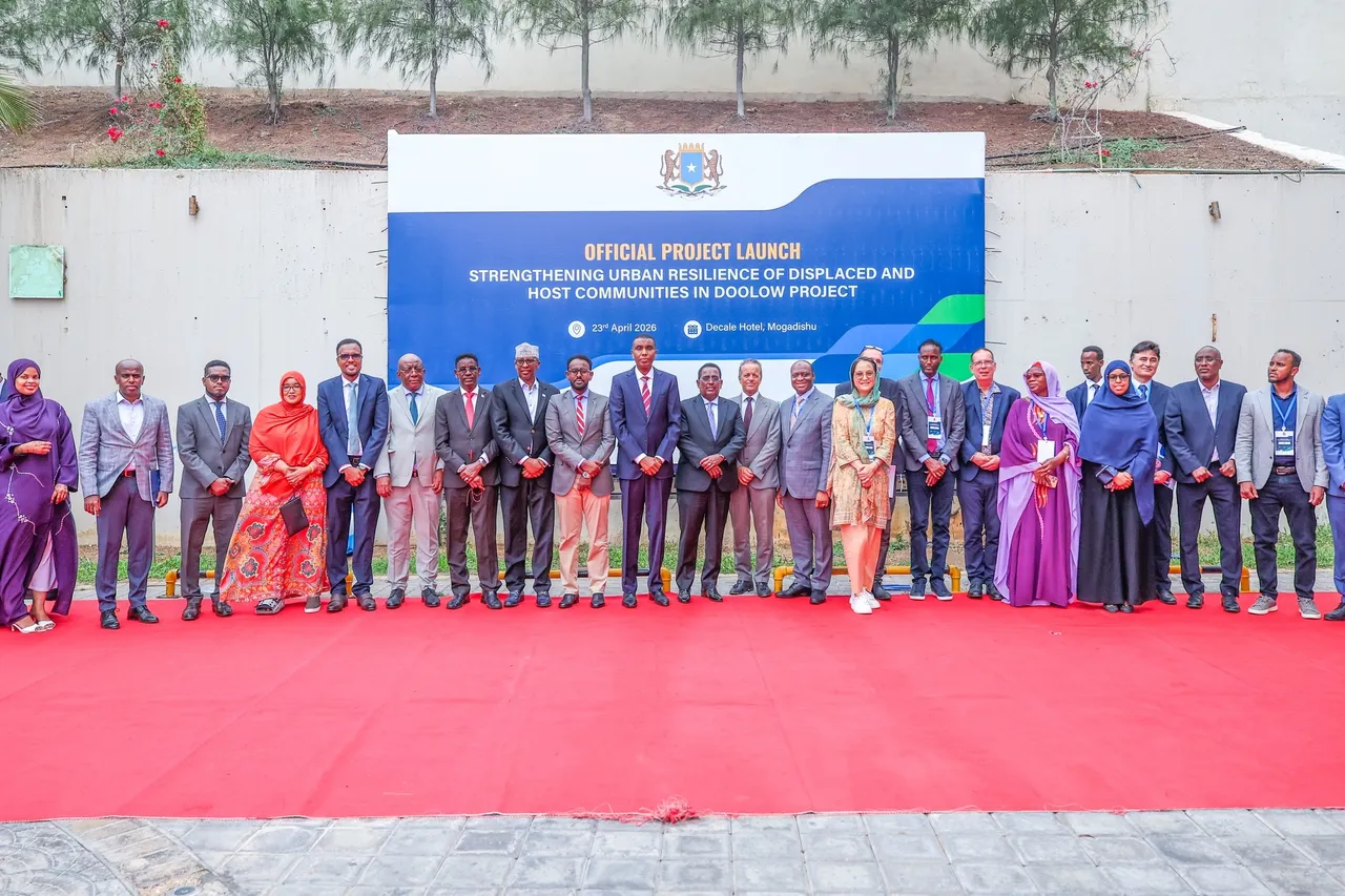 Ra’iisul Wasaare Xamsa oo daah-furay mashruuc xal waara loogu raadinayo barakacayaasha