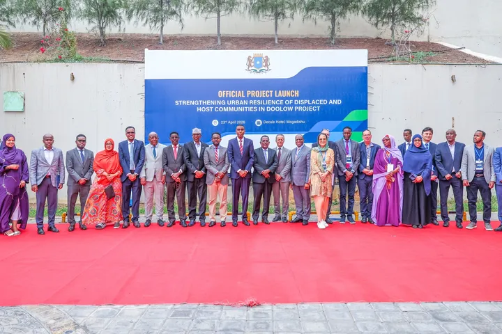 Ra’iisul Wasaare Xamsa oo daah-furay mashruuc xal waara loogu raadinayo barakacayaasha