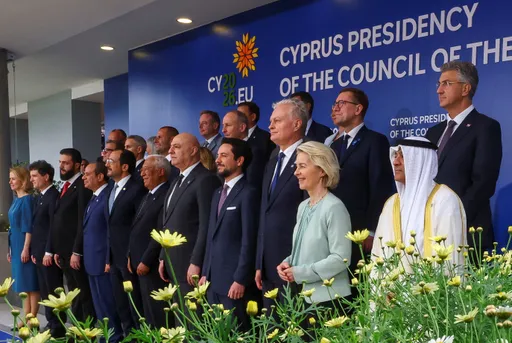 قادة عرب يتوافدون إلى نيقوسيا للمشاركة في قمة أوروبية طارئة لبحث أزمة الطاقة