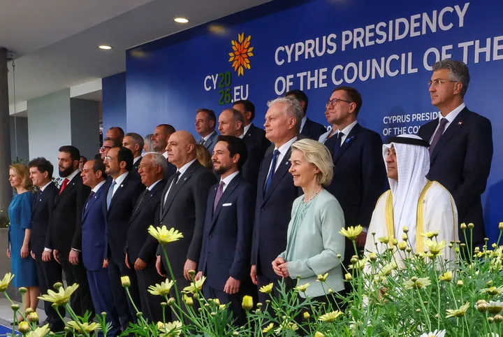 قادة عرب يتوافدون إلى نيقوسيا للمشاركة في قمة أوروبية طارئة لبحث أزمة الطاقة