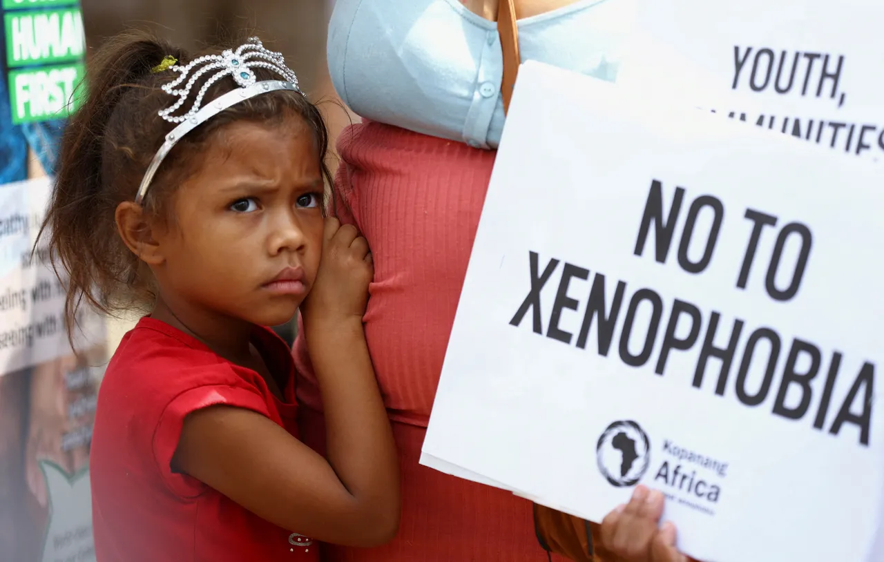 Nigeria dey push for peace with South Africa over anti-foreigner protest