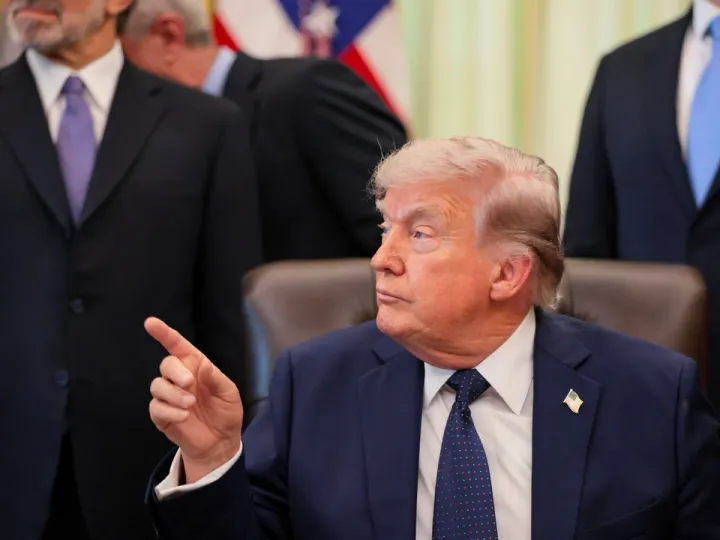 Trump exclui atacar o Irão com arma nuclear