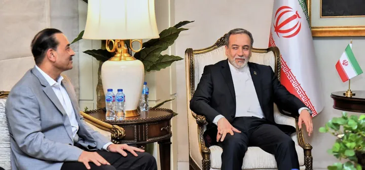 Šef diplomatije Irana razgovarao s premijerom Pakistana uoči mogućih pregovora sa SAD-om