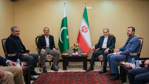 Vita au makubaliano? Waziri wa Mambo ya Nje wa Iran, Mkuu wa majeshi wa Pakistan, wajadiliana