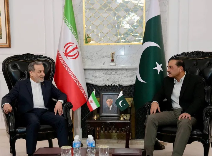 Pakistan: la deuxième session de pourparlers américano-iraniens en vue