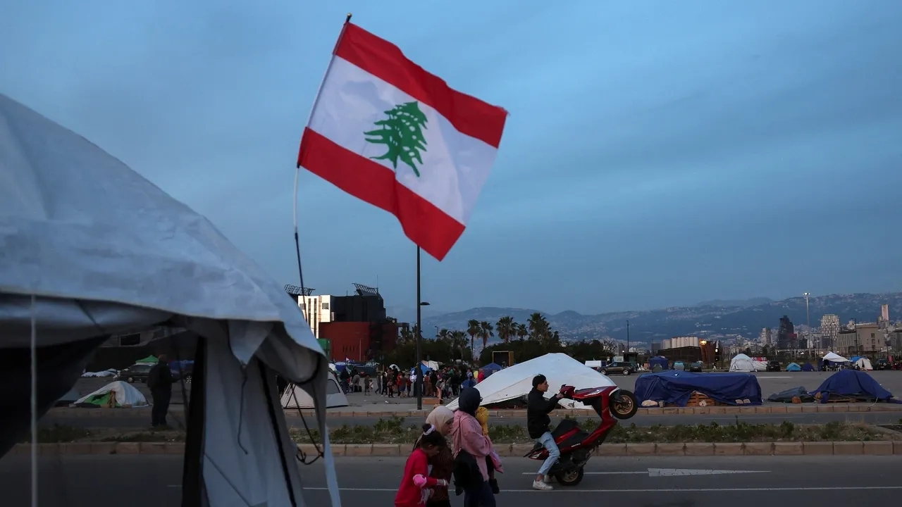 ارتش اسرائیل علی‌رغم آتش‌بس به غیرنظامیان لبنانی درباره بازگشت به روستاهای جنوب هشدار داد