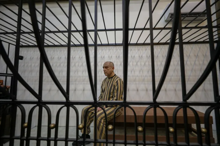 Siria zhvillon gjykim publik për kushëririn e Assadit për krime kundër civilëve