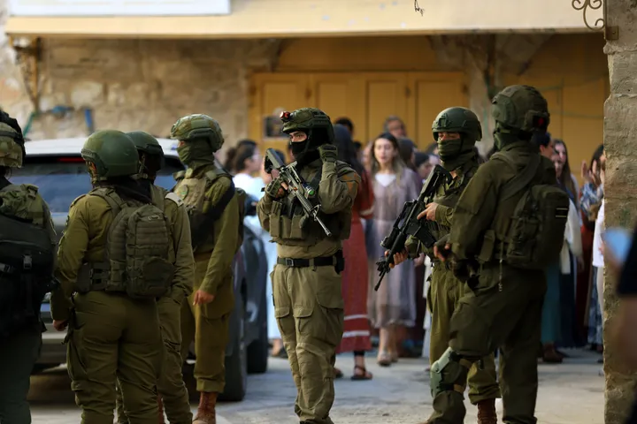 الضفة.. إصابة 6 فلسطينيين باقتحام قوة إسرائيلية مركز اقتراع جنوبي الخليل