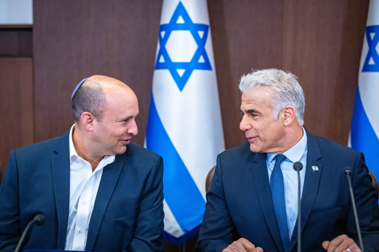 מהלך פוליטי חדש בישראל: בנט ולפיד מציגים איחוד לקראת הבחירות