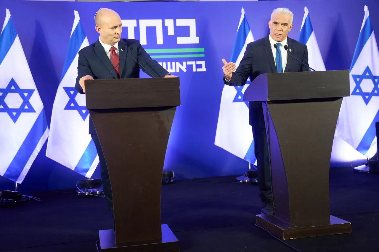 בנט מעניק ללפיד עשרה מקומות ברשימה המשותפת