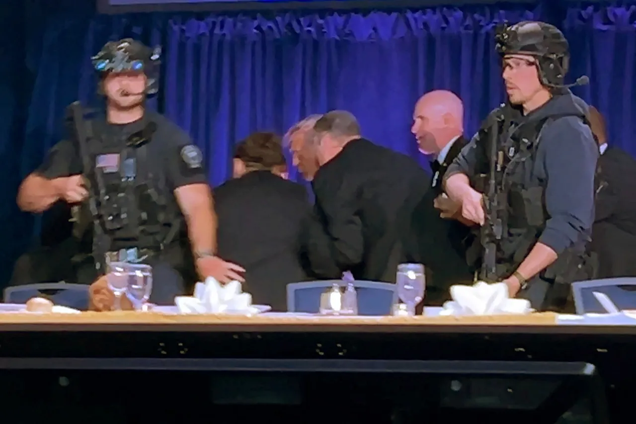 Tirs au gala de la presse: Trump ironise sur un métier “dangereux” après l’attaque