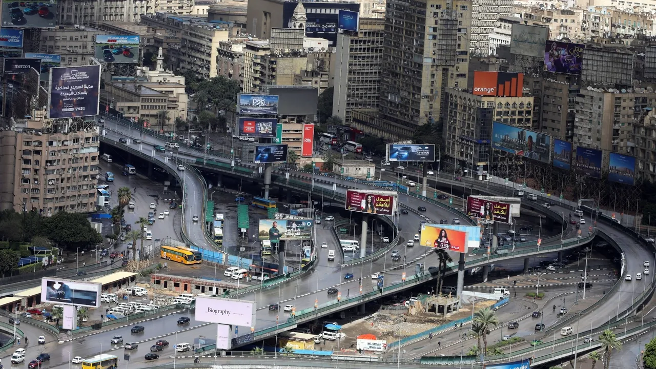 Egypt lifts energy-saving measures, ends 11 pm shop closing restriction