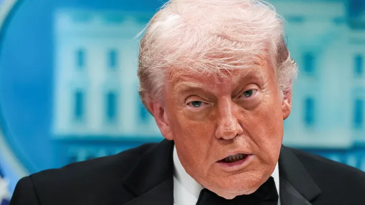 Трамп куралдуу кол салуу анын Иранга каршы согушта жеңишке жетүүсүнө «тоскоол» боло албасын айтты