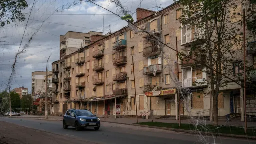 موسكو تعلن إسقاط عشرات المسيّرات الأوكرانية.. وكييف تؤكد استهداف مصفاة نفط