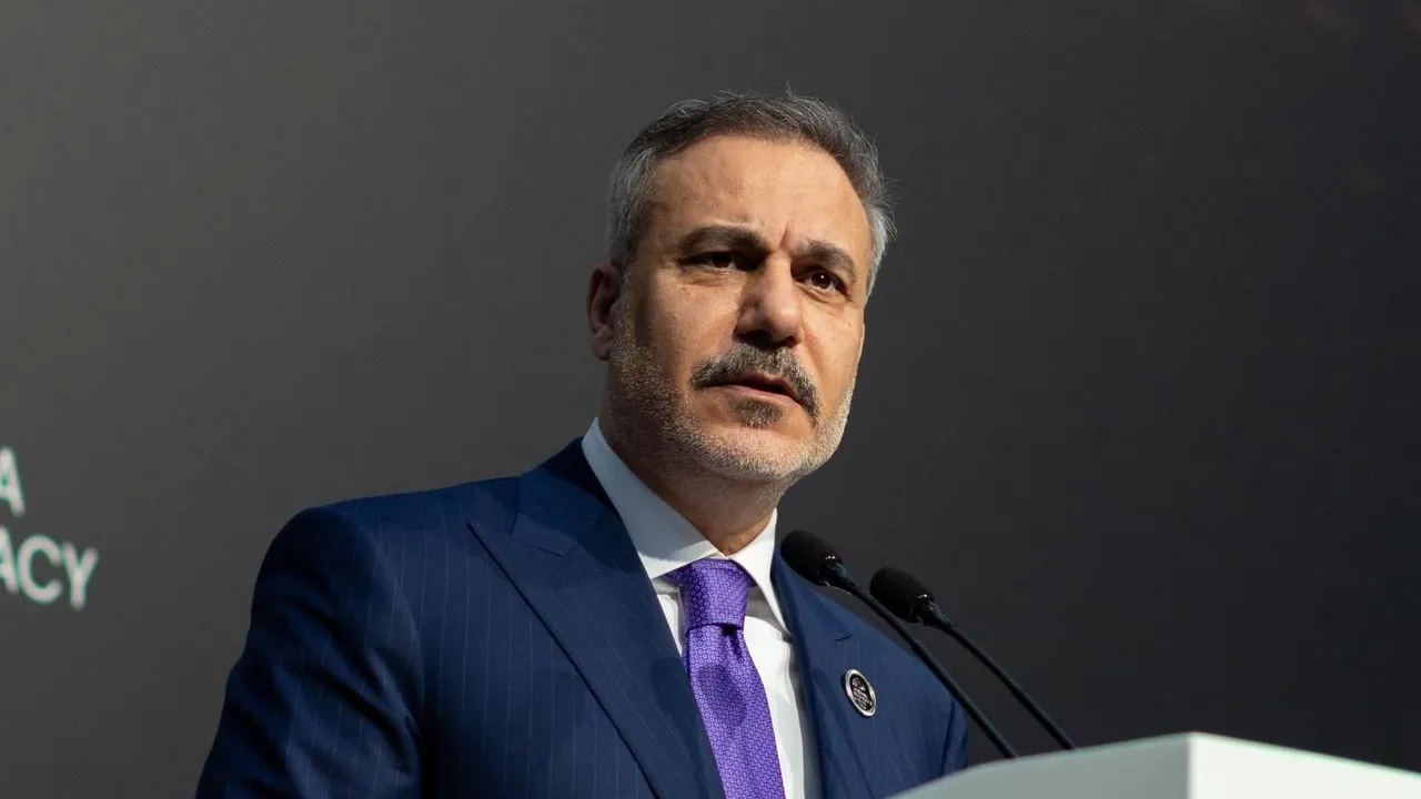 MNE turco discute negociações EUA-Irão em chamadas com homólogos do Irão e Paquistão