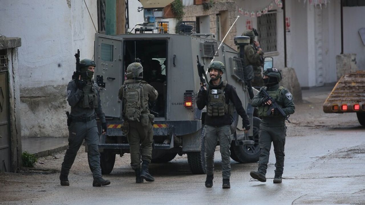 Izraeli bastis kampin e refugjatëve dhe sekuestron shtëpitë e palestinezëve në Bregun Perëndimor