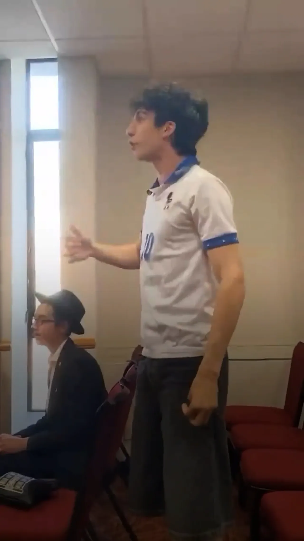 Seorang mahasiswa AS menyela sebuah acara yang menghadirkan tentara Israel sebagai pembicara