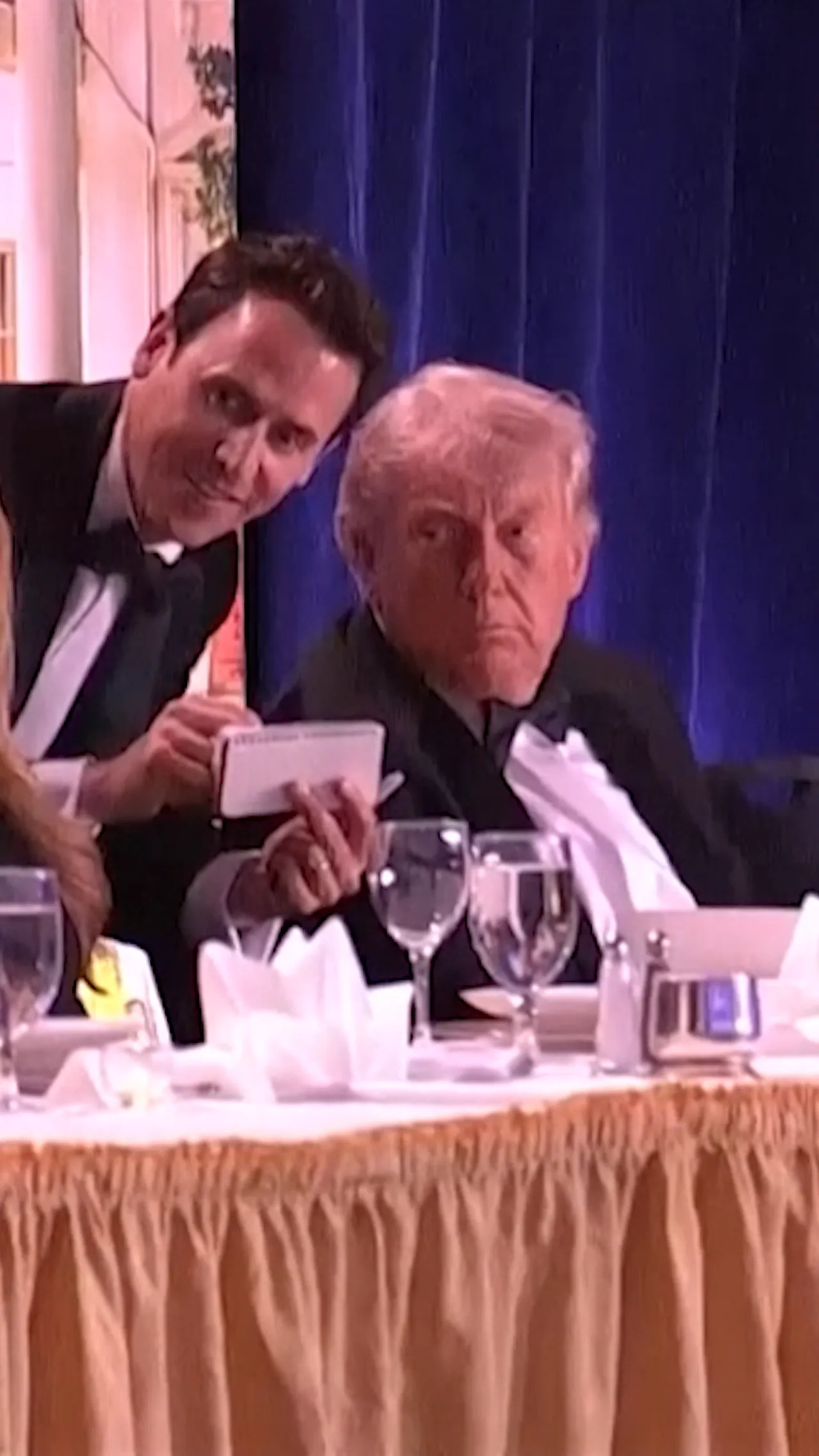 Trump dikawal keluar dari jamuan makan malam koresponden Gedung Putih saat terjadi tembakan