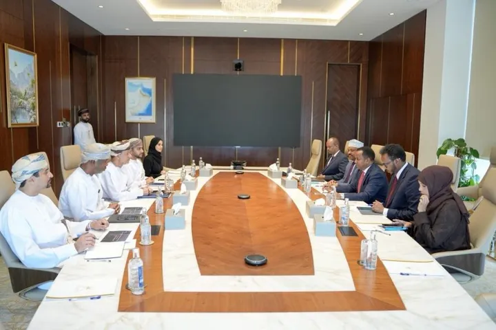 Soomaaliya iyo Cumaan oo Horumarinaya Iskaashi Maalgashi oo Istaraatiiji ah