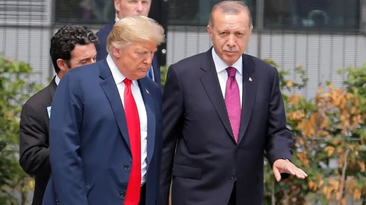Presidente Erdogan expressa solidariedade com Trump depois de tentativa de ataque durante jantar