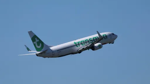 Небо дорожает: авиакомпании Европы урезают рейсы