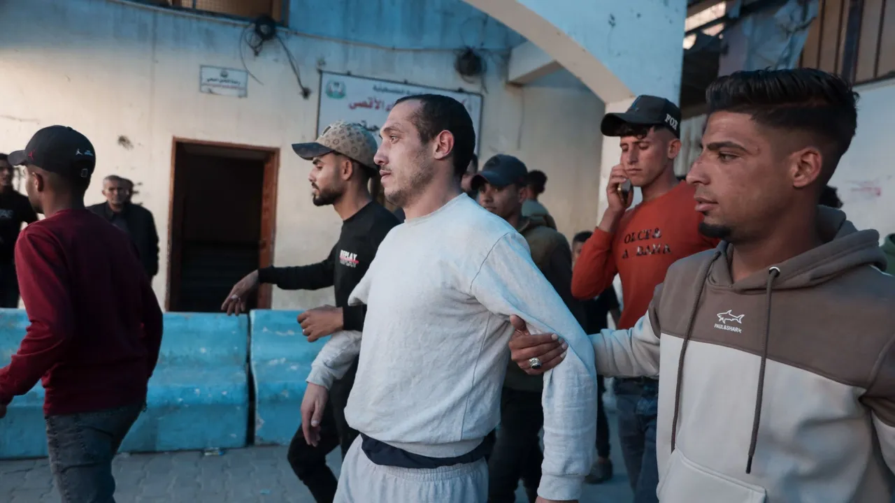 اسرائیل ۱۵ اسیر فلسطینی را در حالی آزاد کرد که آثار شکنجه بر آنها مشهود بود