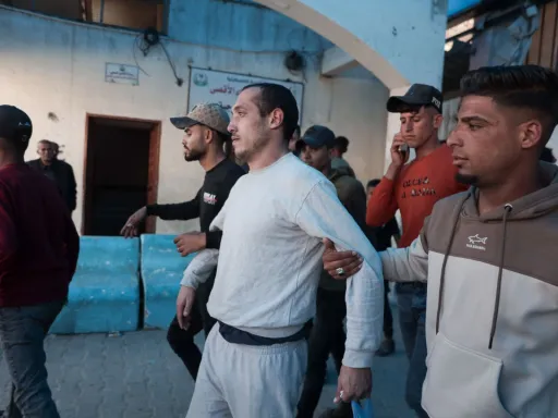 اسرائیل ۱۵ اسیر فلسطینی را در حالی آزاد کرد که آثار شکنجه بر آنها مشهود بود