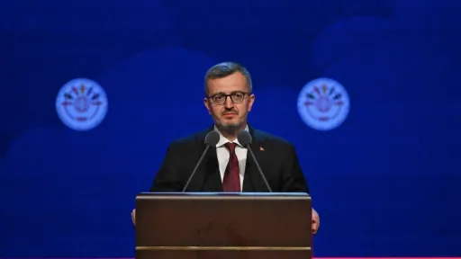 دوران: جهان اسلام باید از موضع دفاعی خارج شده و روایت خود را بنویسد