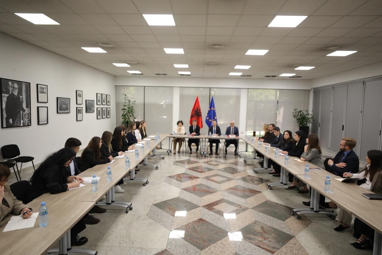 Ministri Hoxha  Një diplomaci e hapur ndaj talenteve të reja është thelbësore për Shqipërinë 2030