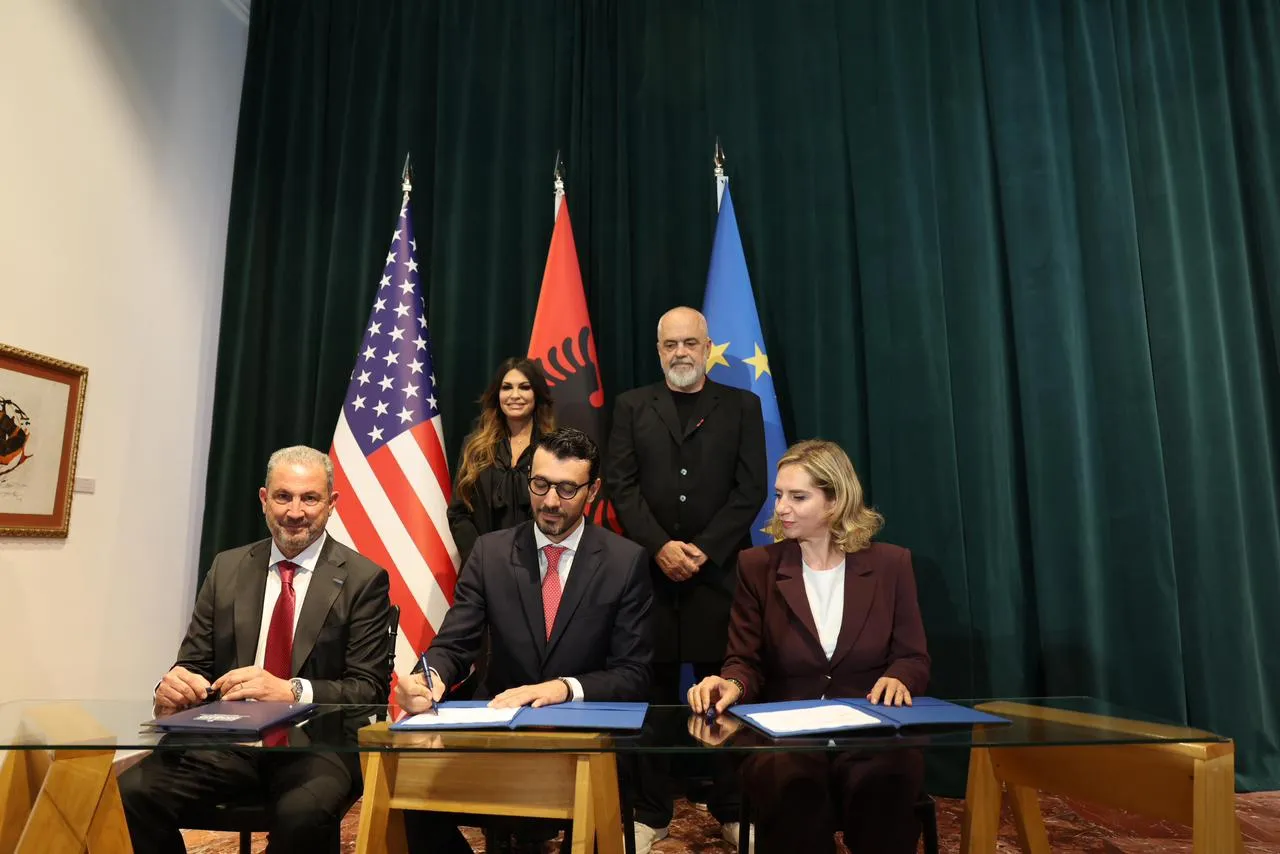 Shqipëria, ShBA-ja dhe Greqia nënshkruajnë marrëveshje në fushën e energjisë