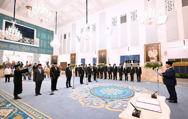 Presiden Prabowo lantik enam pejabat baru dalam perombakan kabinet