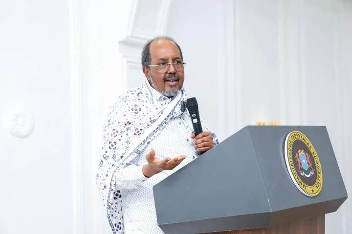 Madaxweynaha Soomaaliya oo Odayaasha Dhaqanka Soomaaliyeed kala hadlay nidaamka qof iyo cod