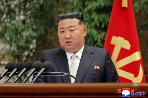 북한 지도자, 서거 32주기 맞아 공화국 창건자 추모
