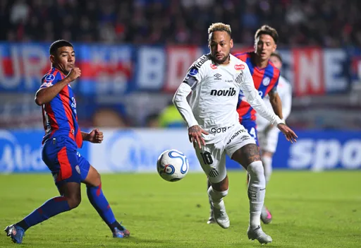 Neymar ya yi dambe da ɗan Robinho a haduwarsu ta farko a filin atisaye na Santos