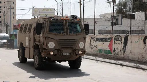 Израиль провел рейды в пригородах Аль-Кудса