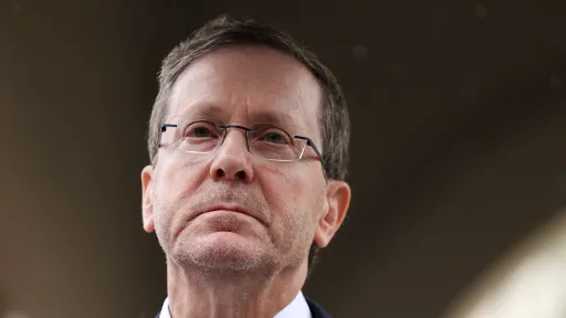 Ицхак Герцог мінген ұшақ  Қазақстанға  ұзақ айналма бағыт арқылы жетті