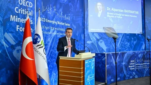 وزير الطاقة التركي يجري لقاءات مع مسؤولين عرب لبحث شراكات في المعادن والطاقة