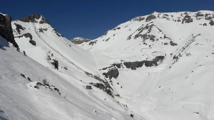 Лавина завалила рабочих на руднике в Бурятии