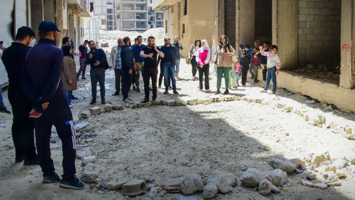 سوريا.. وفد "العدالة الانتقالية" يوثّق مجزرة التضامن ويلتقي ذوي الضحايا في دمشق