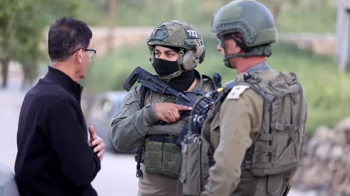 آتش‌زدن خانه فلسطینی توسط شهرک‌نشینان غیر‌قانونی اسرائیلی در کرانه باختری