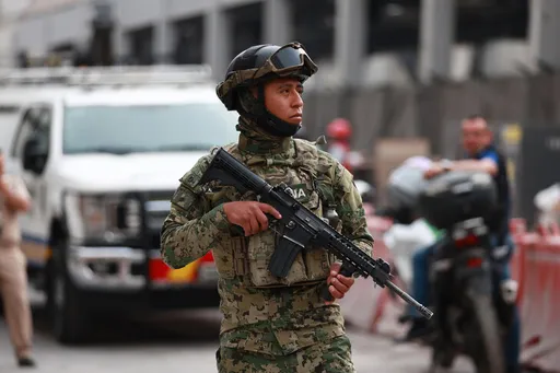 Meksika vendos 130 mijë trupa pas arrestimit të udhëheqësit të kartelit