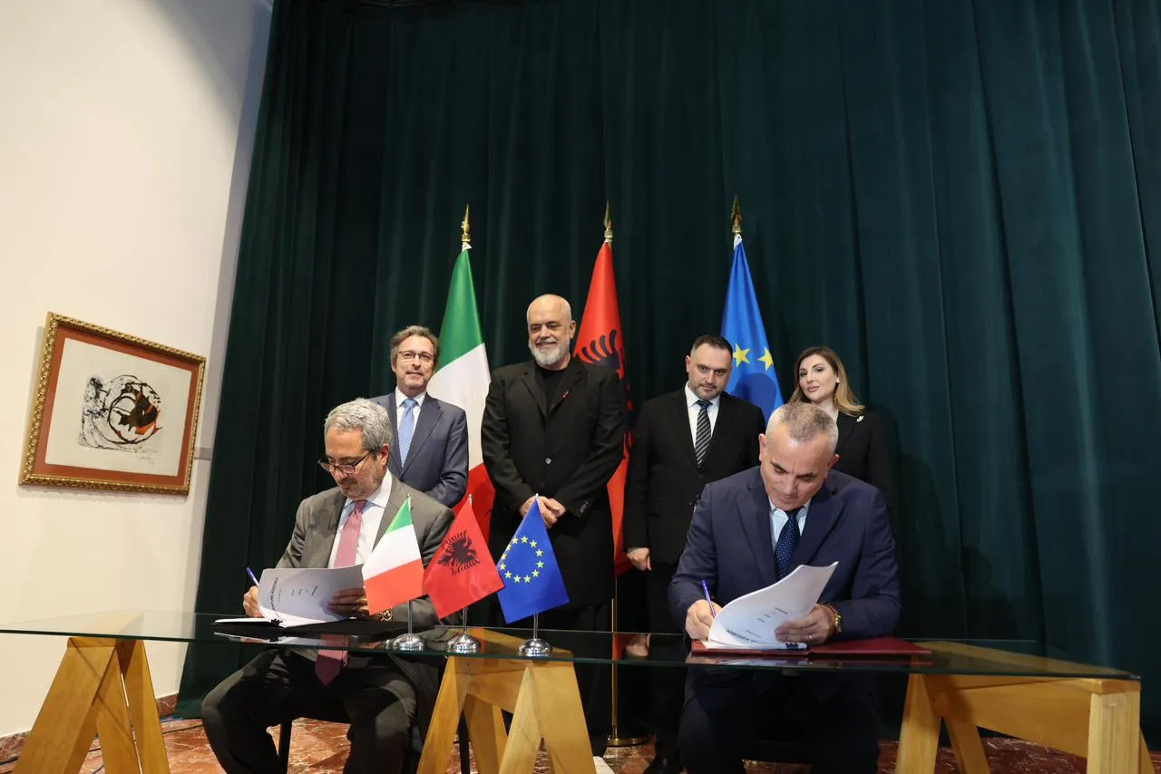 Shqipëria dhe Italia nënshkruajnë marrëveshjen për prodhimin e mjeteve detare