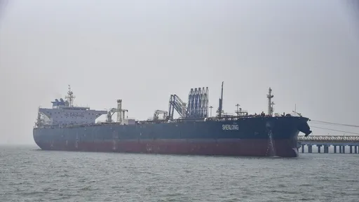 U posljednja 24 sata 14 komercijalnih brodova prošlo kroz Hormuški moreuz