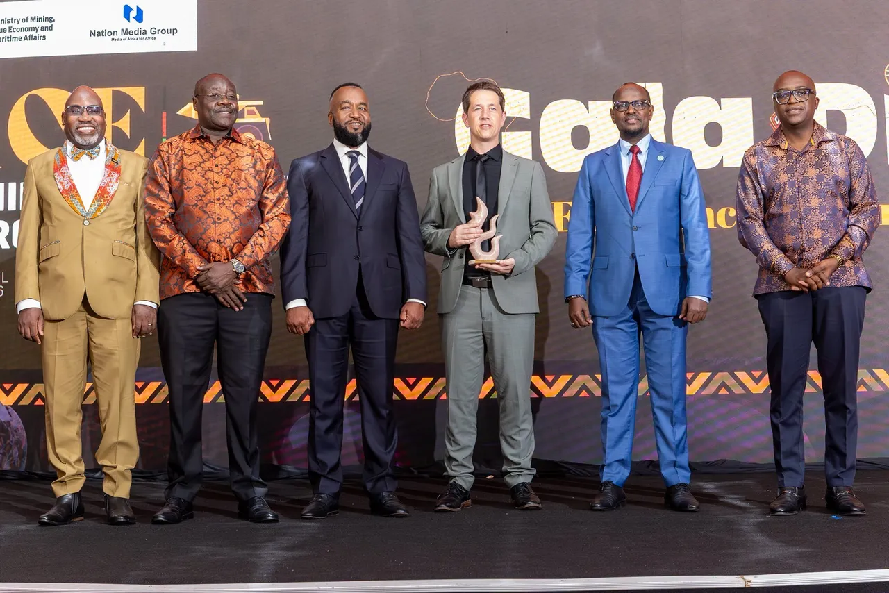 Waddamada Afrika oo Nairobi uga arrinsaday joojinta dhoofinta macdanta ceeriin