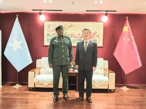 Taliyaha Ciidanka Asluubta oo Kulan Lagu Xoojinayo Taageerada Xabsiyada la yeeshay Safiirka Shiinaha