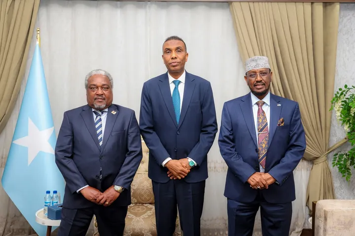 Ra’iisul Wasaaraha Soomaaliya iyo safiirka Kenya oo ka wada hadlay xoojinta iskaashiga labada dal