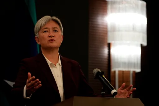 중국과 호주 최고위 외교관들, 호르무즈 해협, 항공유 및 에너지 문제 논의